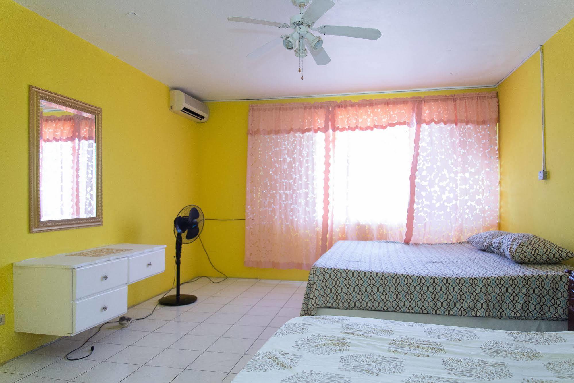 Villa Donna Inn Μοντέγκο Μπέυ Εξωτερικό φωτογραφία