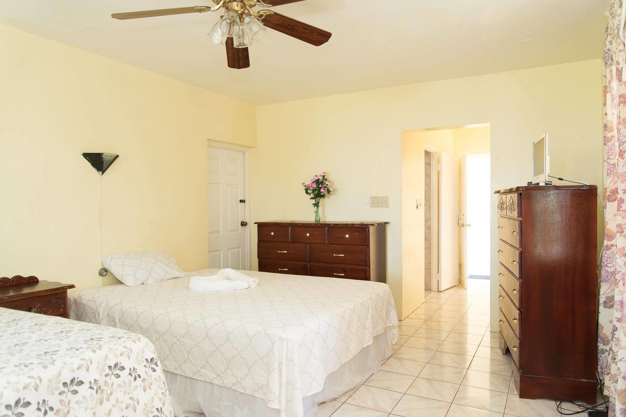Villa Donna Inn Μοντέγκο Μπέυ Εξωτερικό φωτογραφία
