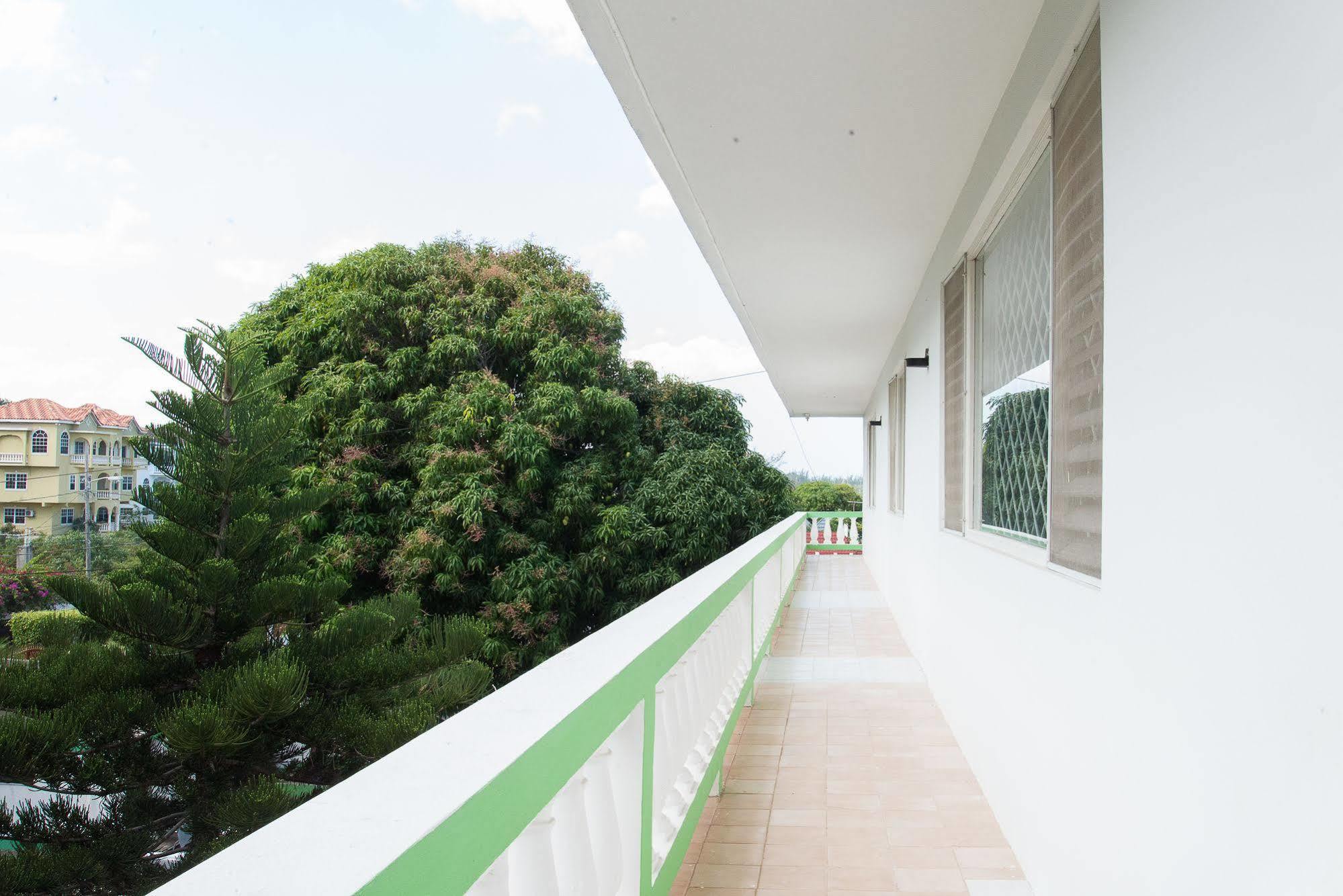 Villa Donna Inn Μοντέγκο Μπέυ Εξωτερικό φωτογραφία